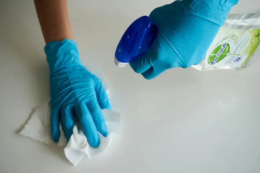 Limpeza de uma superfície